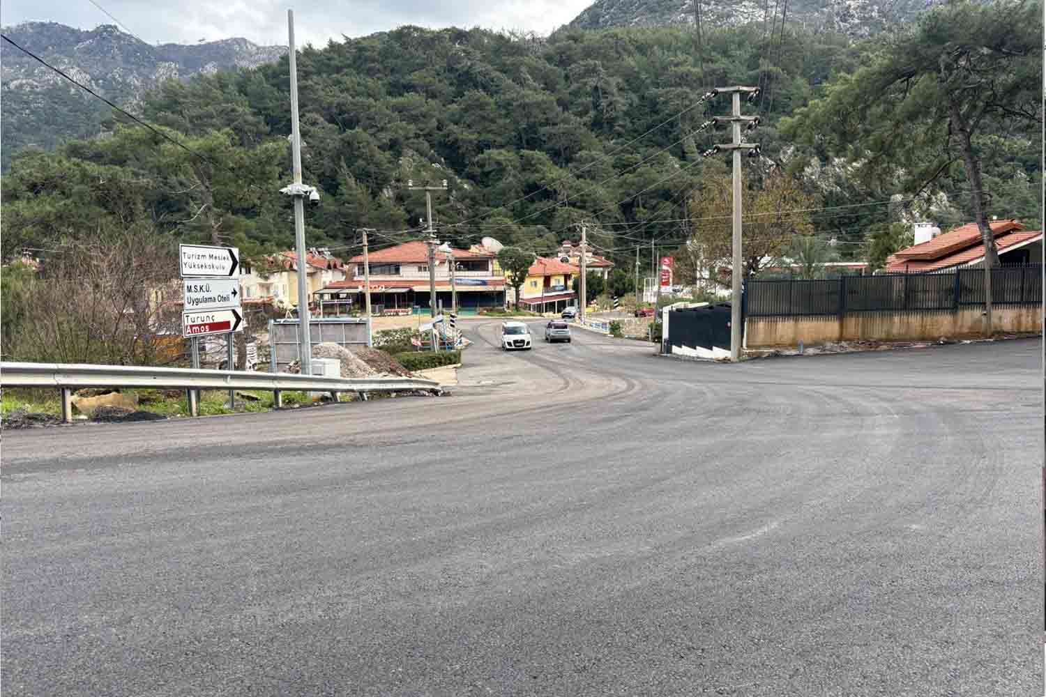 Büyükşehir, İçmeler–Asparan–Turunç Yol Ayrımını Yeniledi