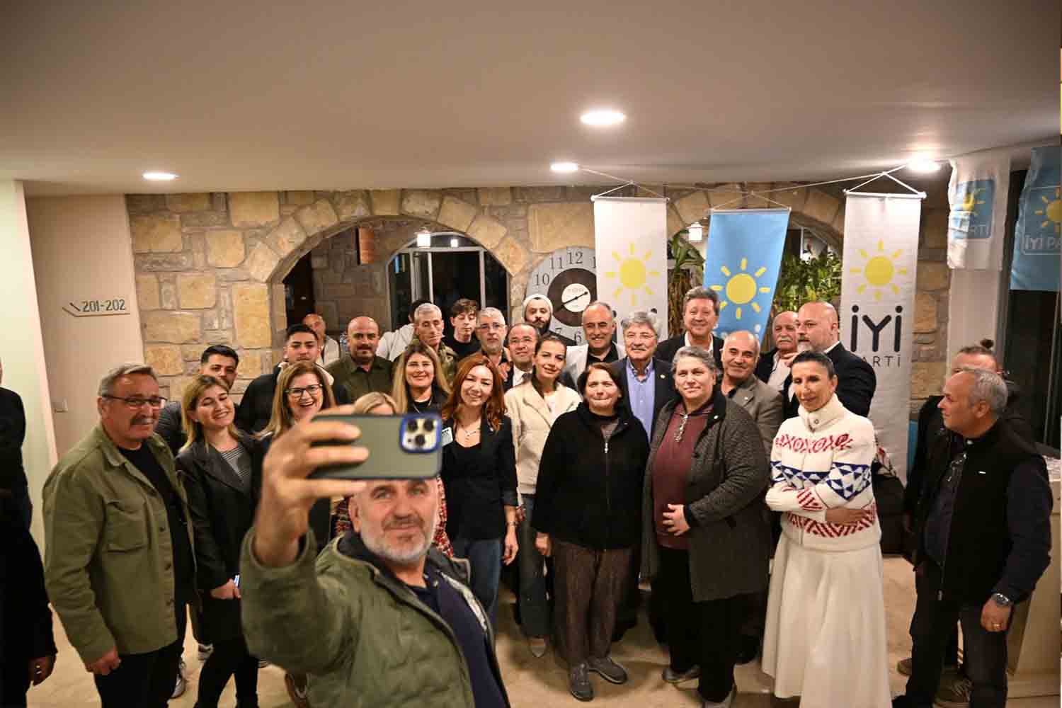 İYİ Parti Bodrum’da Güçleniyor: 50 Yeni Üye Katıldı
