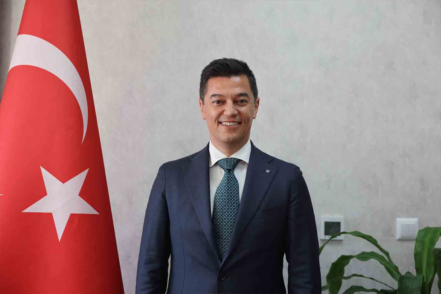 “Ramazan Bayramı’nın hepimize umut, neşe ve yeni sevinçler getirmesini temenni ediyorum”