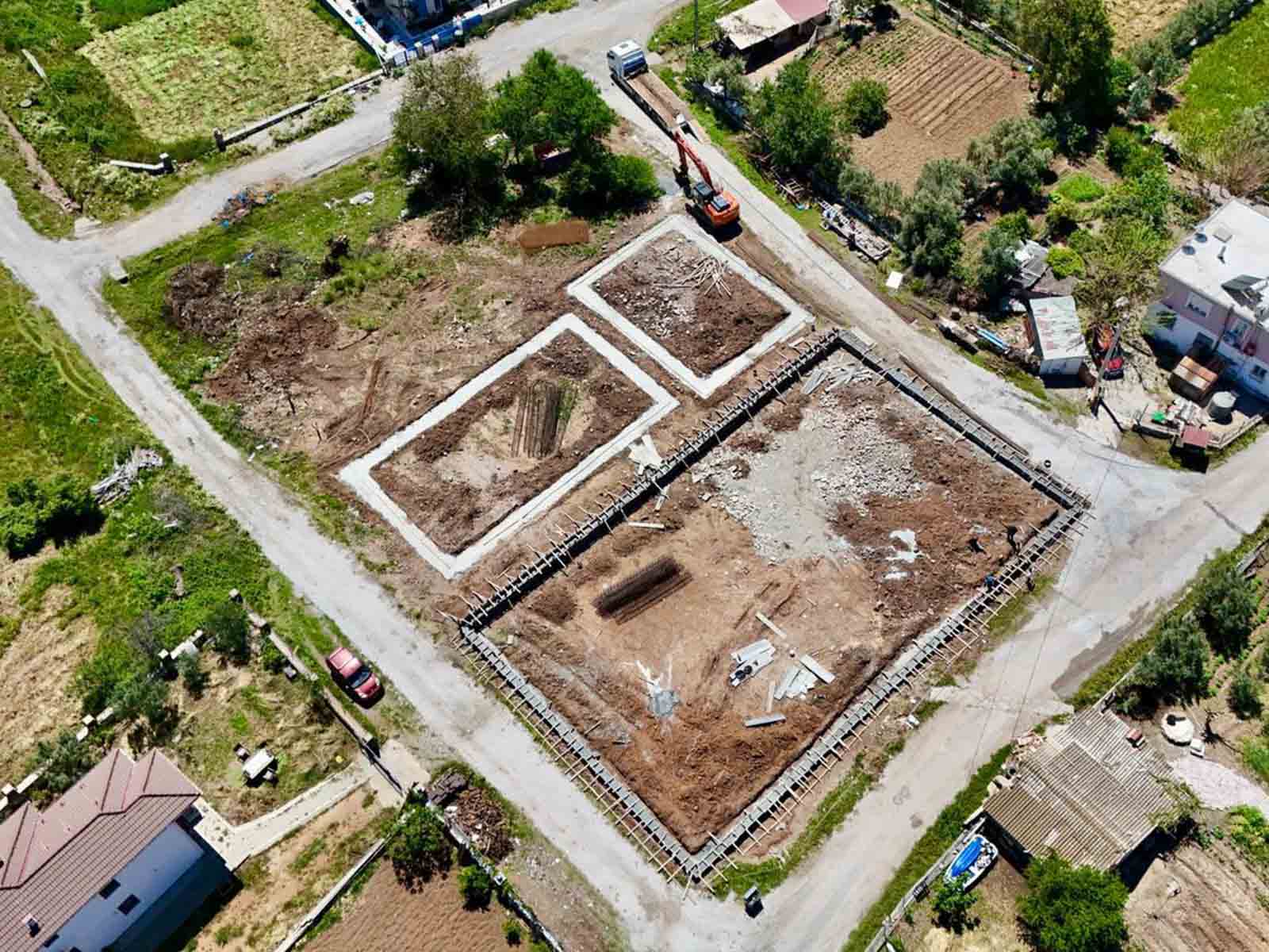 BOZBURUN’A YENİ SPOR SAHALARI YAPILIYOR