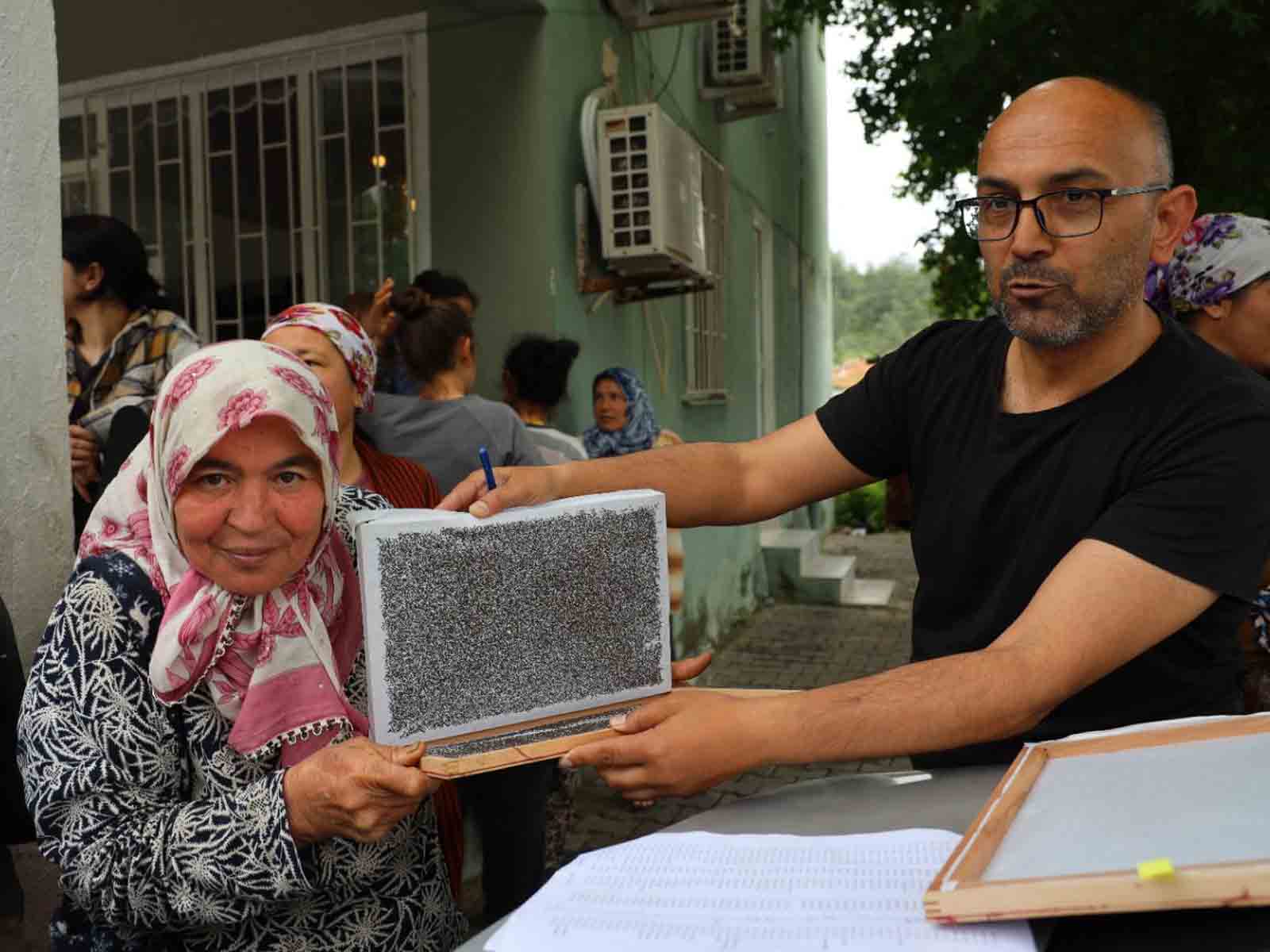 MUĞLA’DA İPEKBÖCEĞİ DAĞITIM TÖRENİ GERÇEKLEŞTİRİLDİ