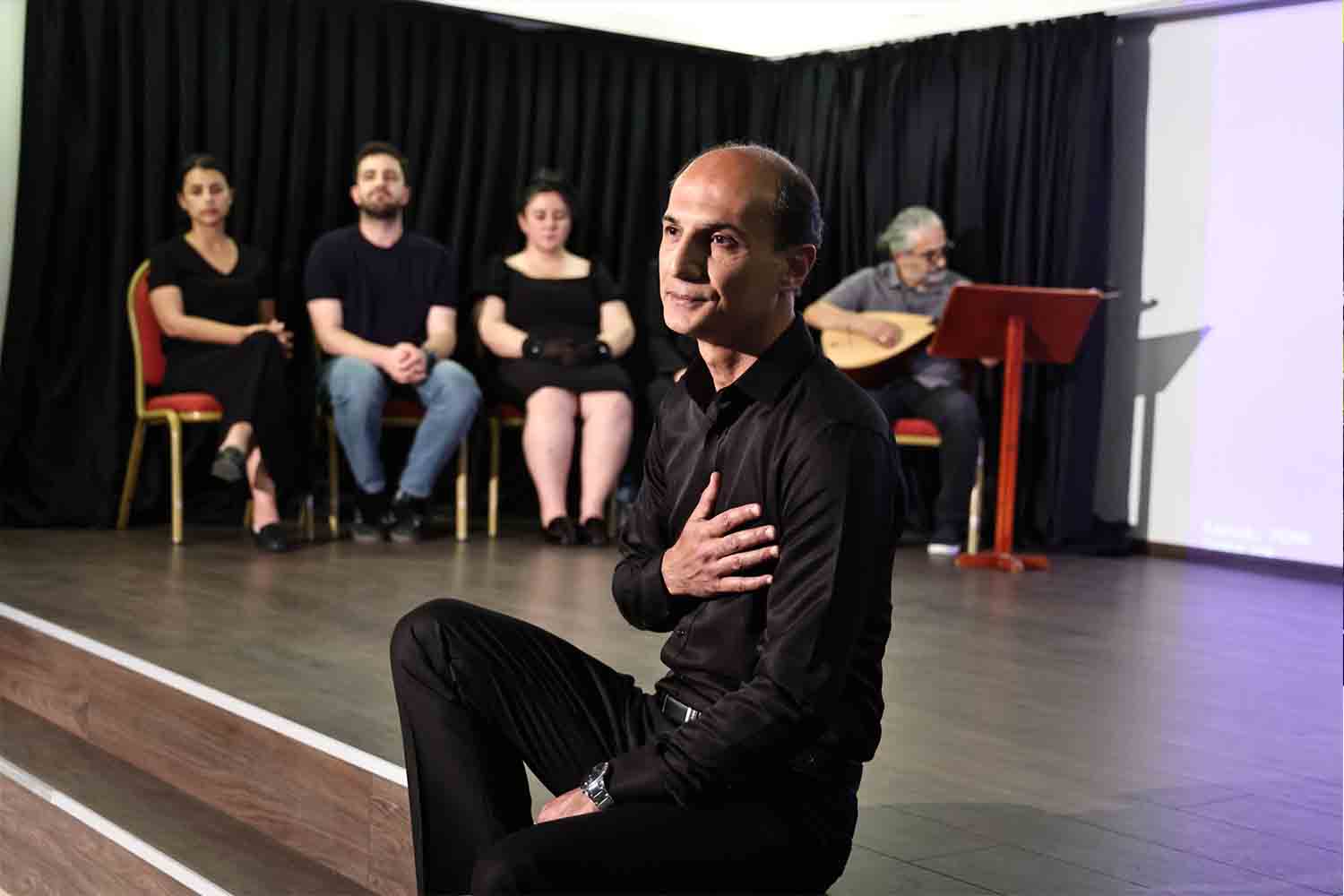 NAZIM HİKMET ŞİİRLERİYLE ANILDI