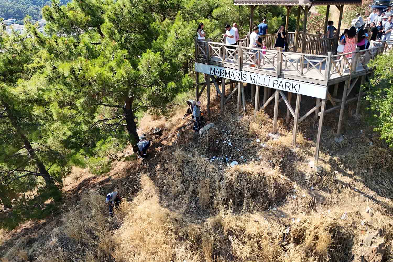 SEYİR TEPESİ'NDE ÇÖP MESAİSİ: EŞSİZ MANZARANIN GÖLGESİNDE DUYARSIZLIK