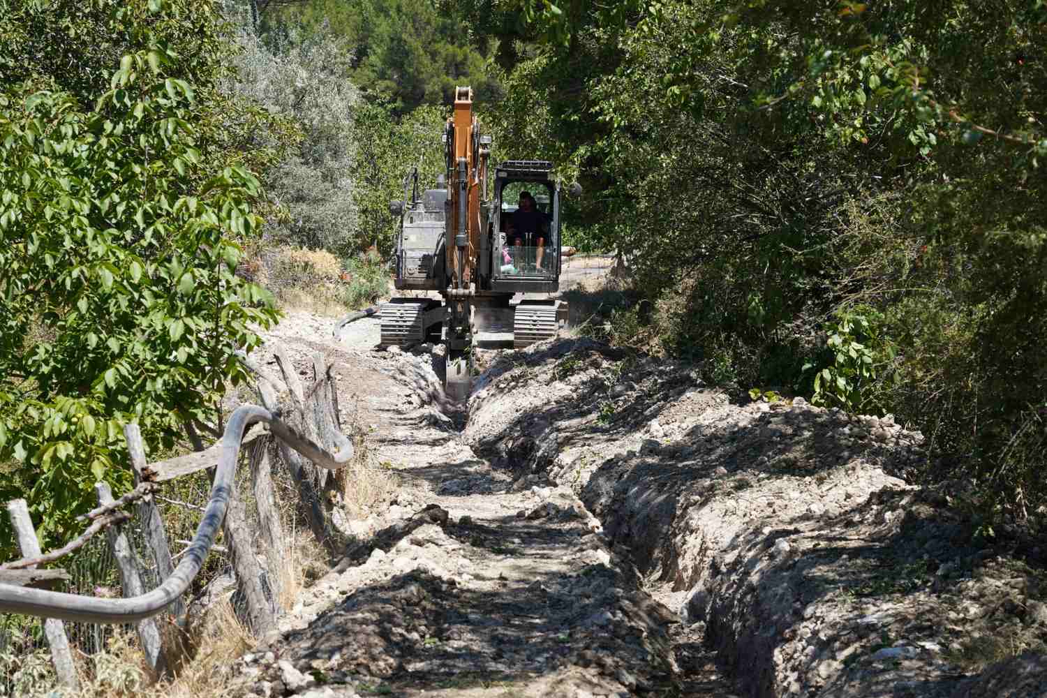 Kayacık’ta Su Sorunu Bitiyor: 6 Bin Metrelik Hat Kamusal Alana Alınarak Yenileniyor