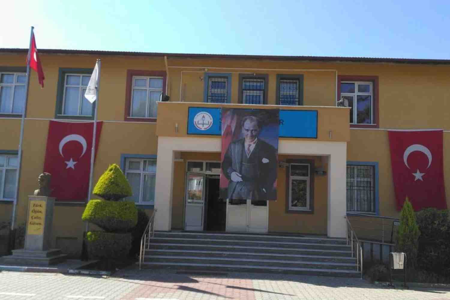 YENİ PARTİ MUĞLA İL BAŞKANI NAİL KIZIL’DAN ATATÜRK BÜSTÜNE YÖNELİK OLAYA TEPKİ