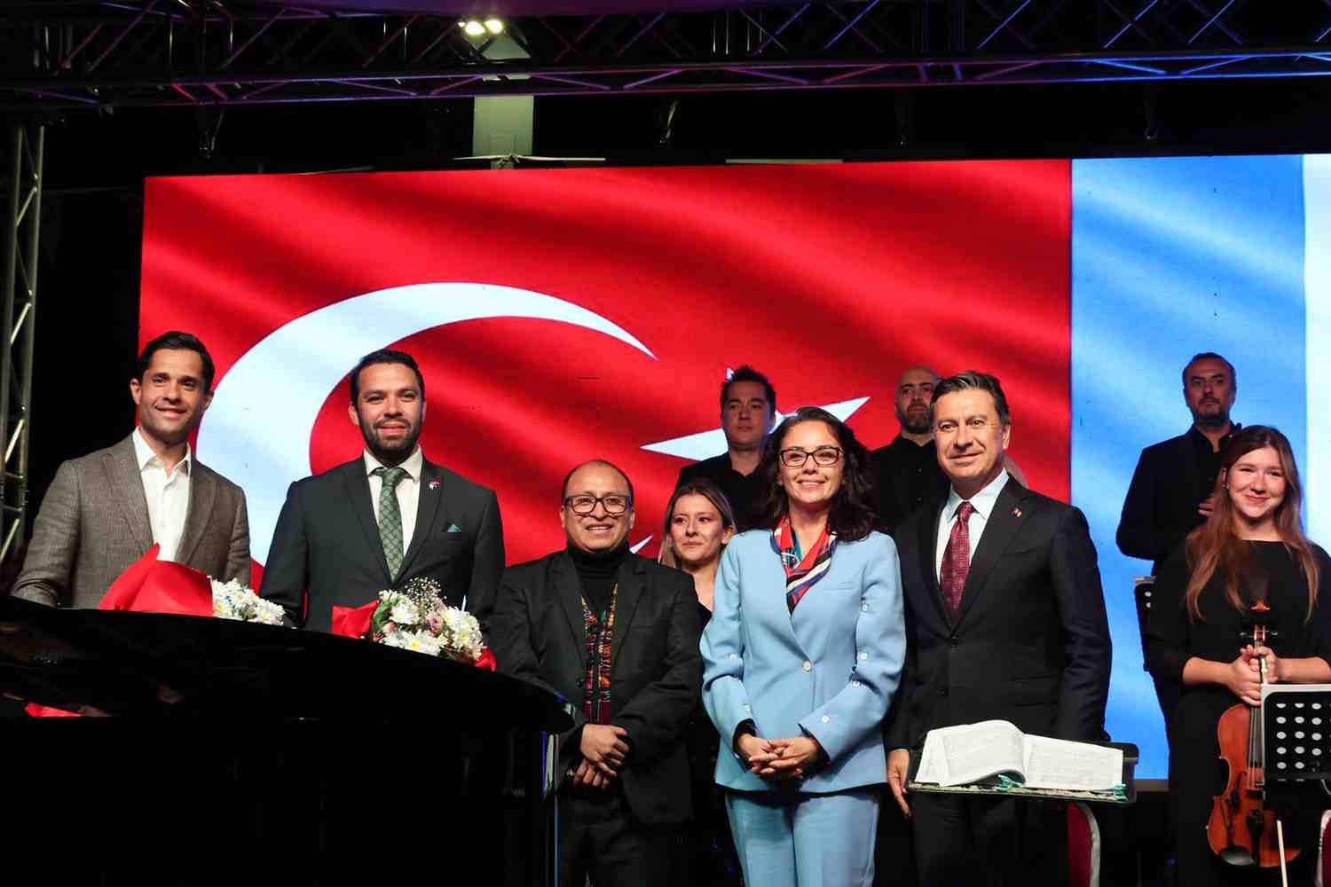 Menteşe’den Guatemala Ezgileri Yükseldi