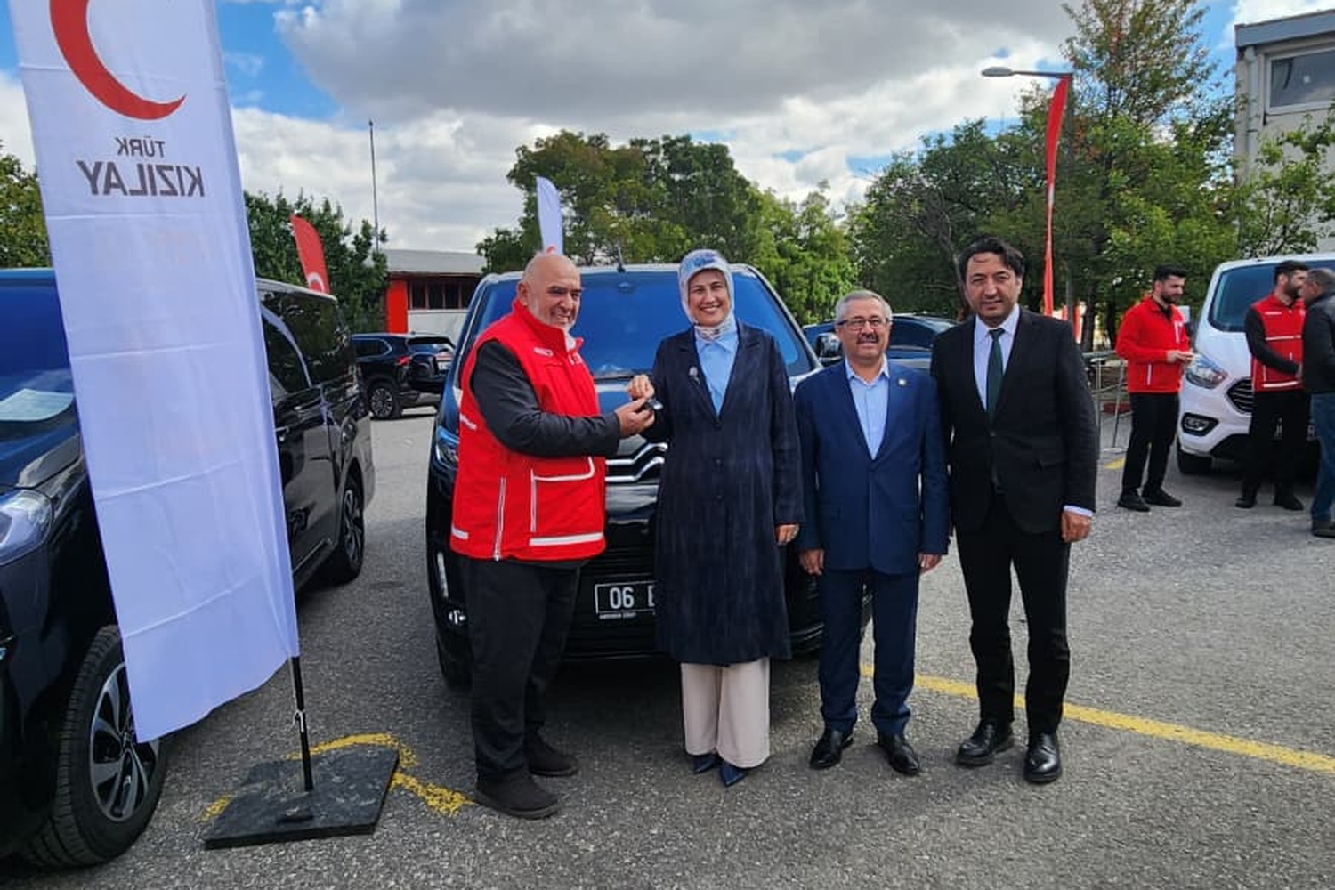 TÜRK KIZILAY MUĞLA İL MERKEZİ BAŞKANLIĞINA HİZMET ARACI TAHSİS EDİLDİ