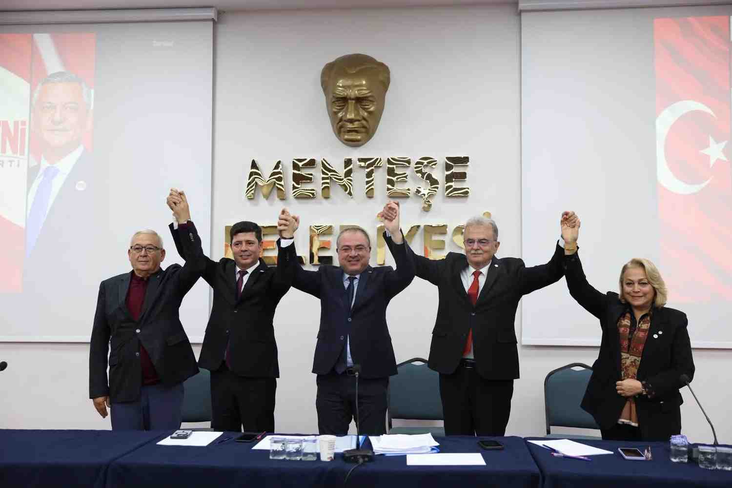 YENİ PARTİ MUĞLA'DA NAİL KIZIL GÜVEN TAZELEDİ
