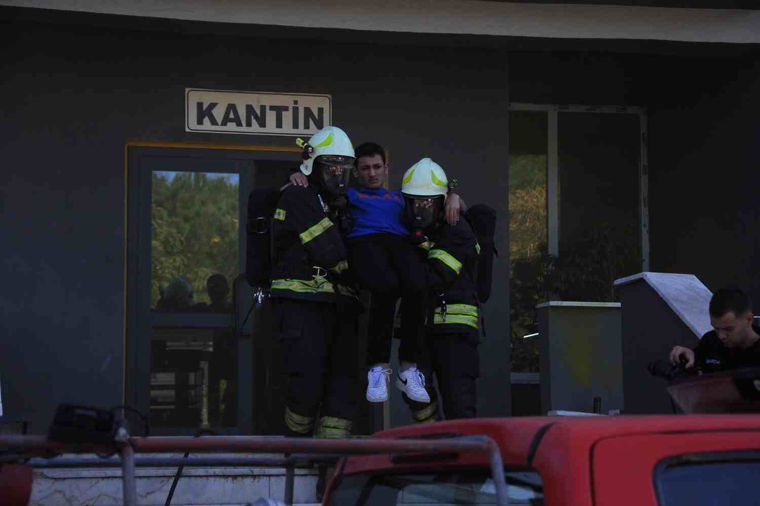Kurtarma Ekiplerinden Okulda Ortak Tatbikat